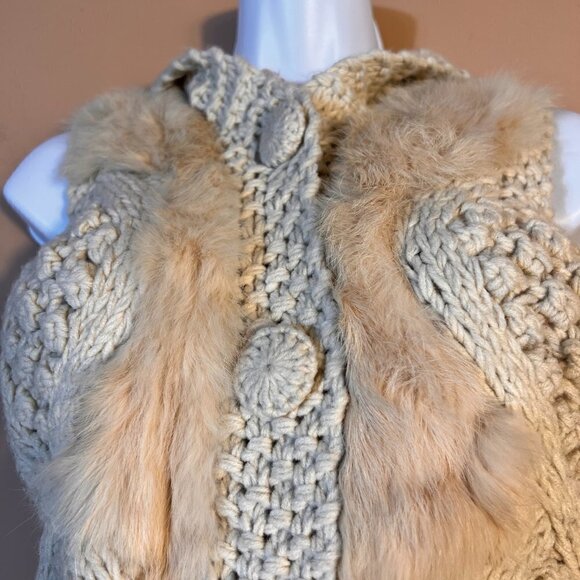 UMGEE  Faux Trim Crochet Hoodie Vest - Picture 2 of 8